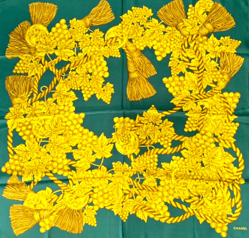 CHANEL GREEN FOLIAGE SILK SCARF – Caroline's Fashion Luxuries