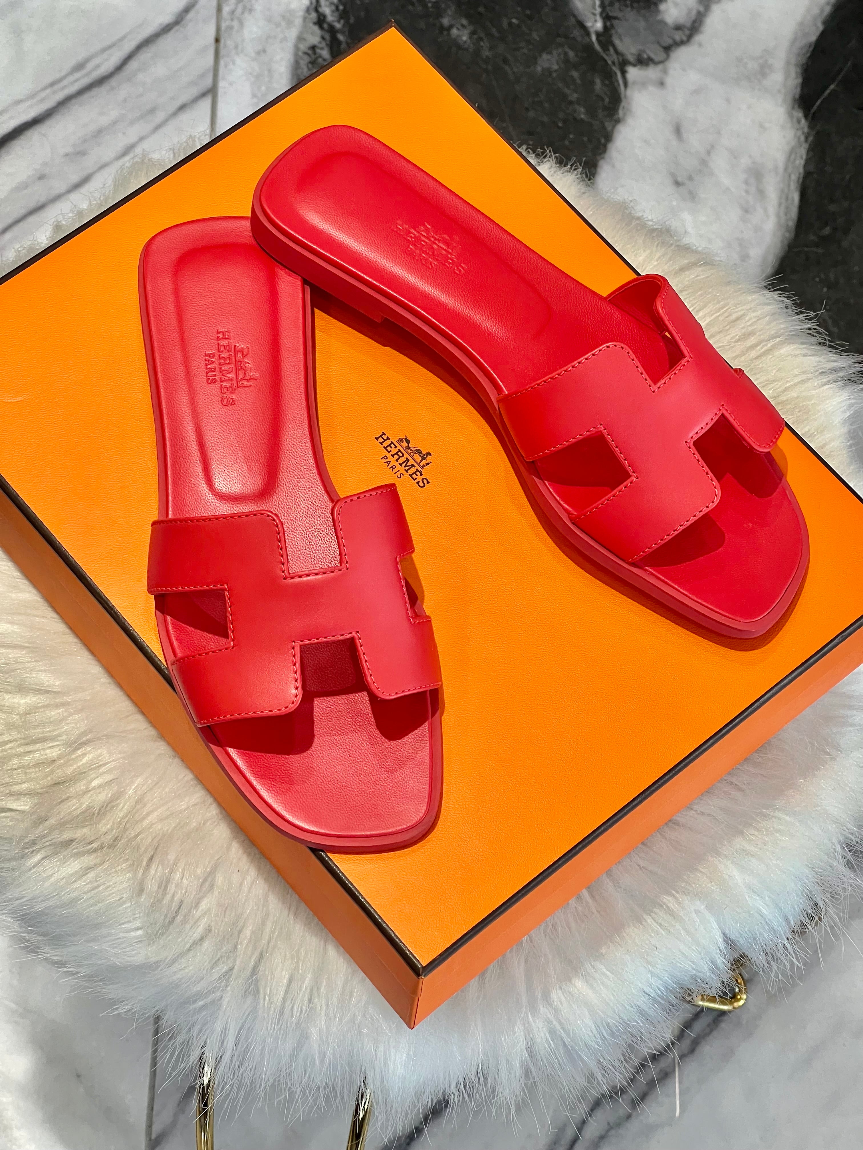 HERMÈS Epsom Oran Sandals Slides – Caroline's Fashion Luxuries