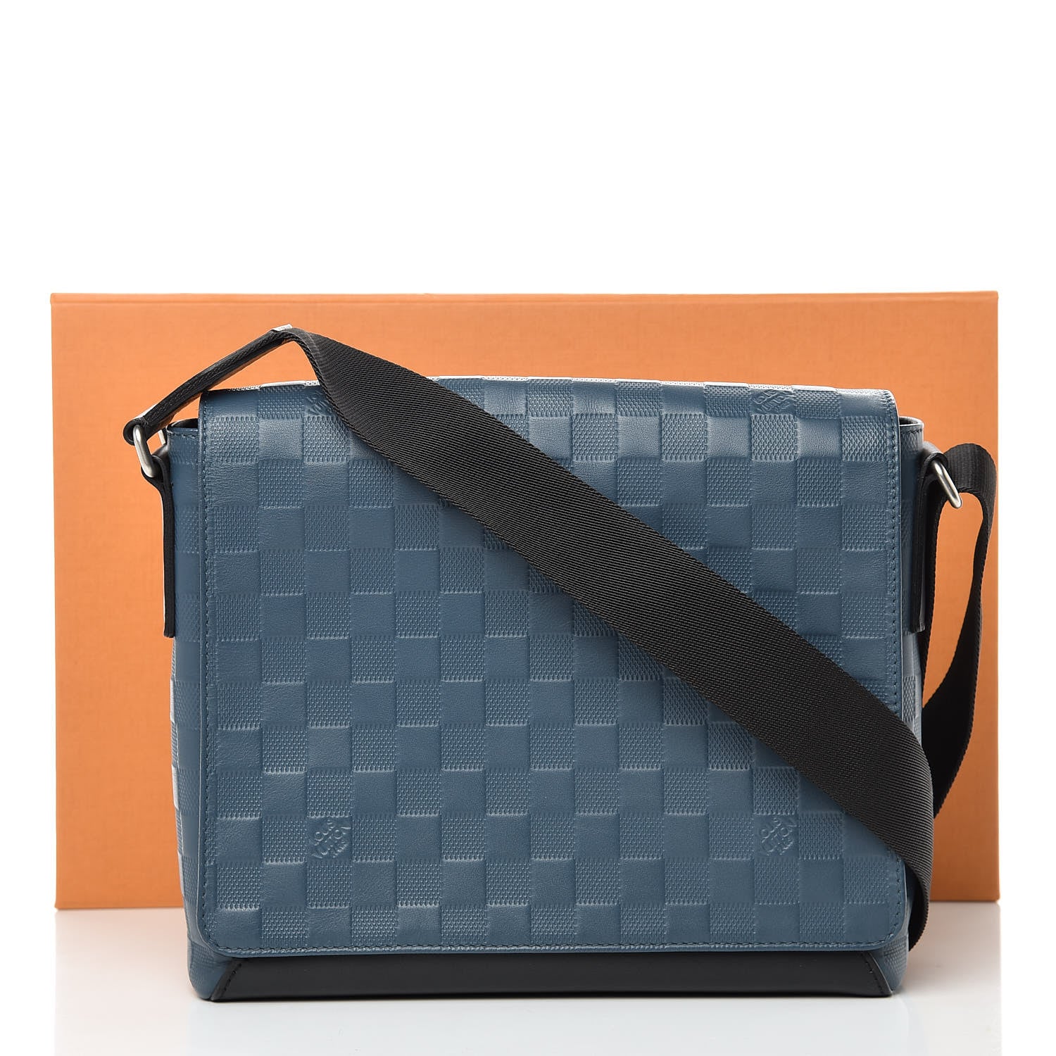Louis Vuitton Launches Damier Infini Line of Men's Leather Goods - Racked