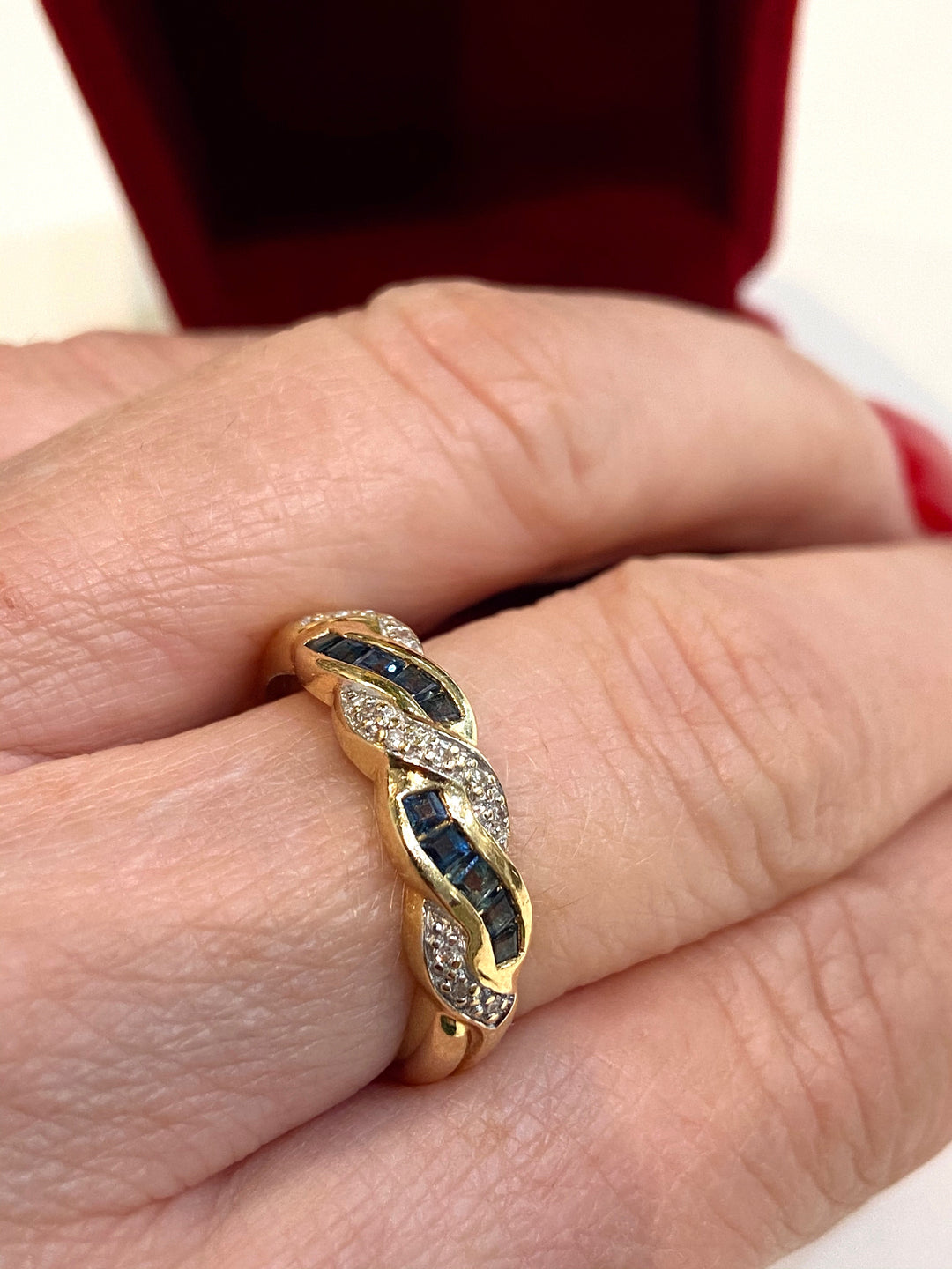 14K GOLD ROUND BRILLIANT CUT DIAMOND &amp; SQUARE STEP CUT BLUE SAPPHIRE RING