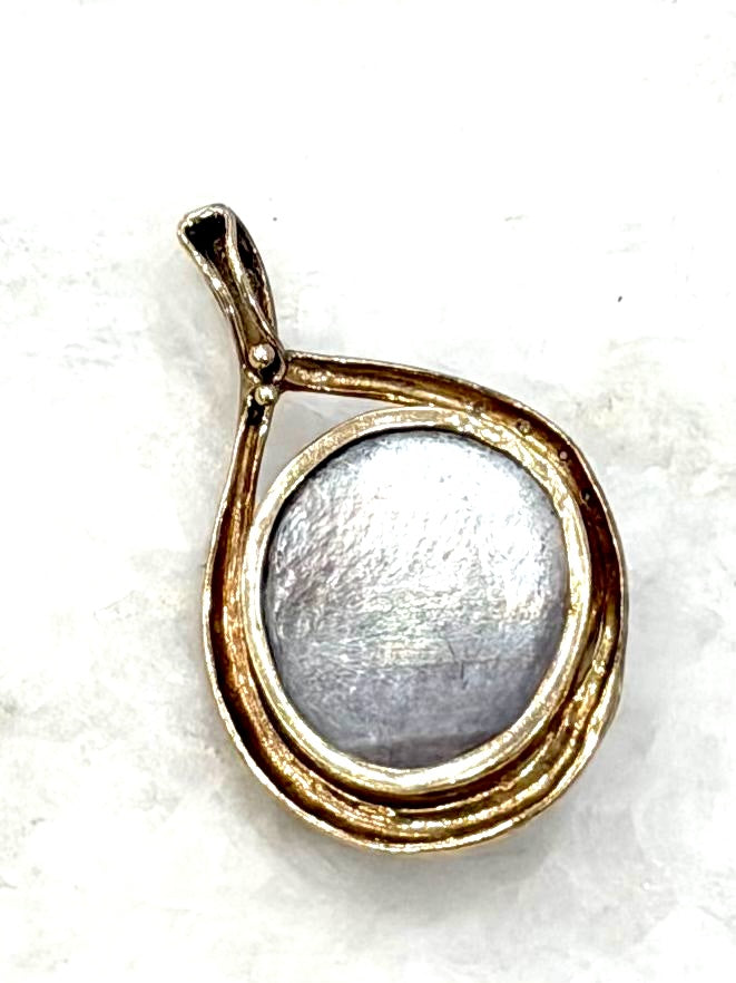 14K YELLOW GOLD TAHITIAN BLISTER PEARL DIAMOND ACCENT PENDANT