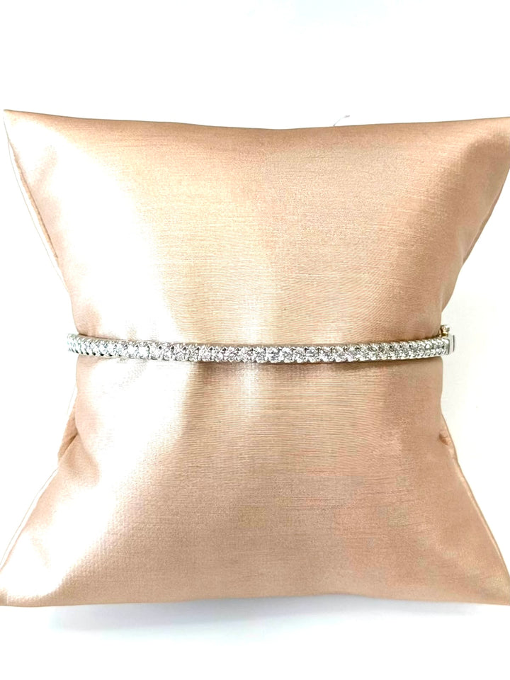 14K WHITE GOLD DIAMOND BANGLE BRACELET