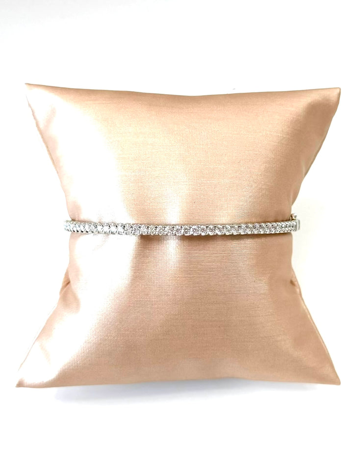 14K WHITE GOLD DIAMOND BANGLE BRACELET