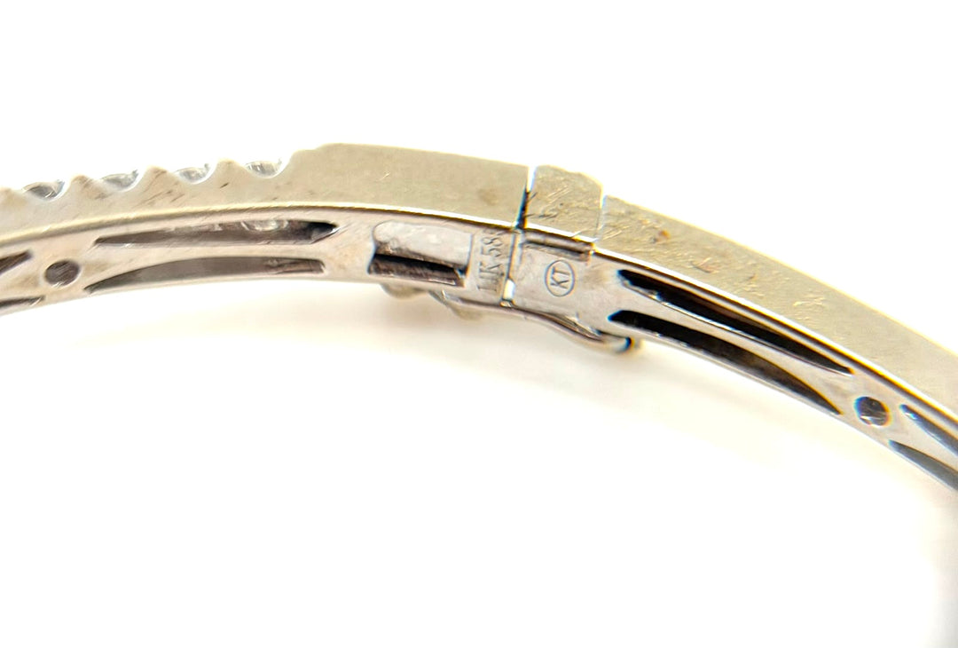 14K WHITE GOLD DIAMOND BANGLE BRACELET