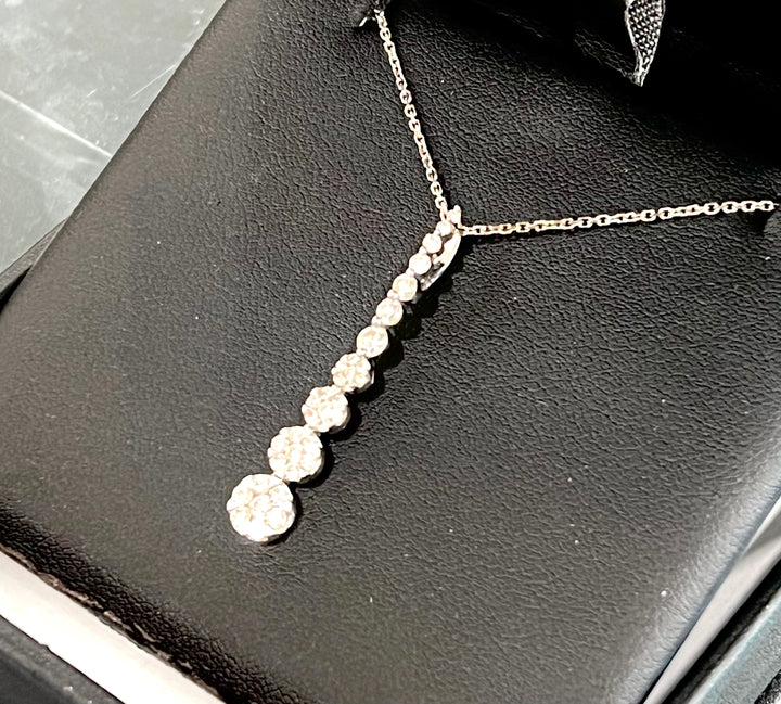 14K WHITE GOLD GRADUATED DIAMOND STRAND PENDANT NECKLACE
