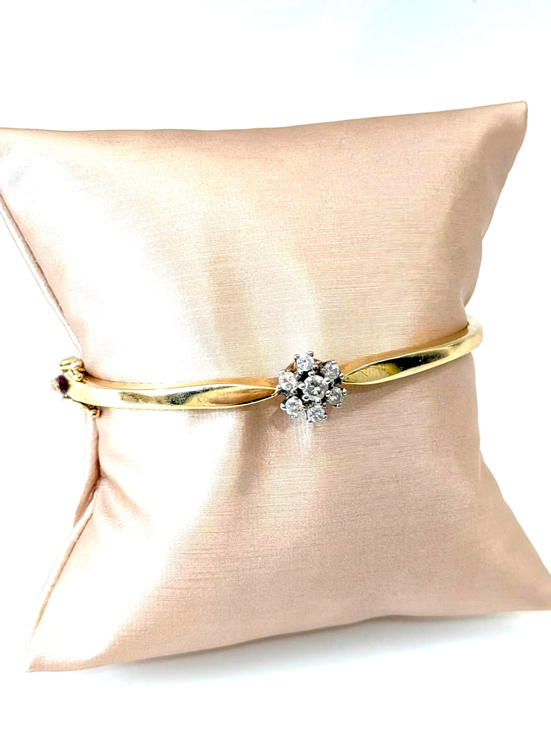 14K YELLOW GOLD DIAMOND CLUSTER BANGLE BRACELET