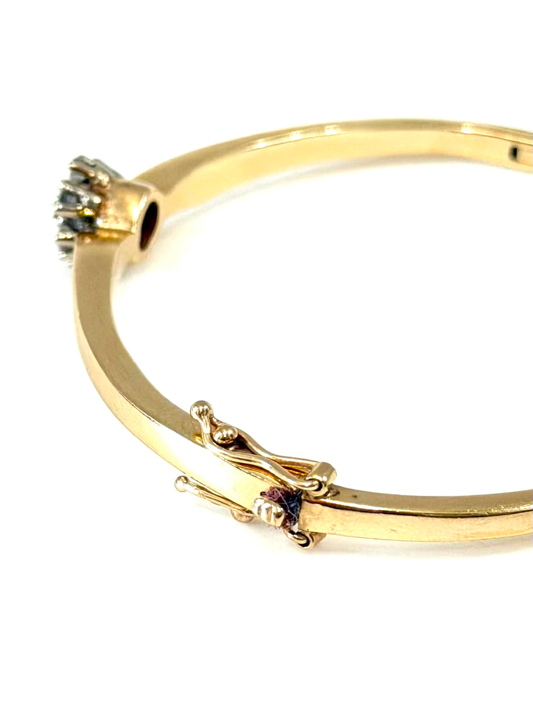 14K YELLOW GOLD DIAMOND CLUSTER BANGLE BRACELET