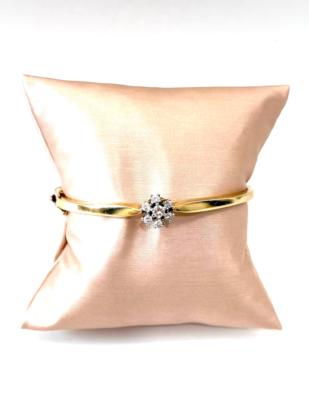 14K YELLOW GOLD DIAMOND CLUSTER BANGLE BRACELET