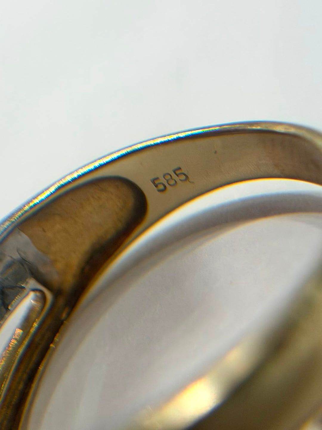 14K TWO-TONE DIAMOND CROSSOVER RING