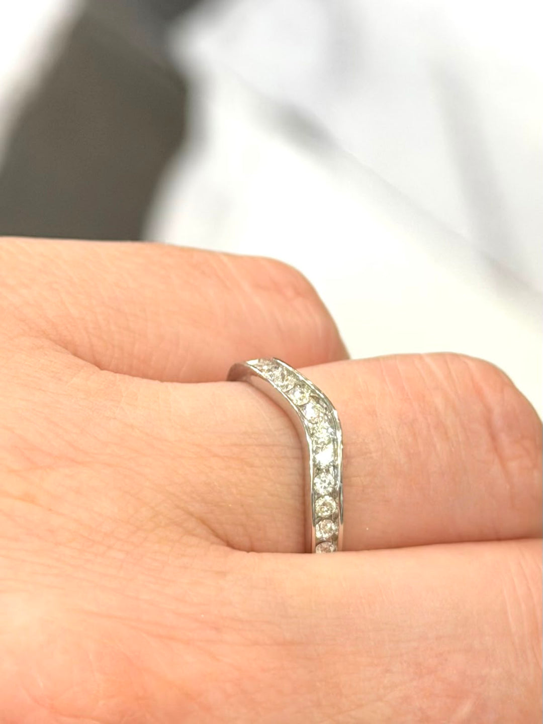14K WHITE GOLD 0.50 CT DIAMOND CURVED BAND RING