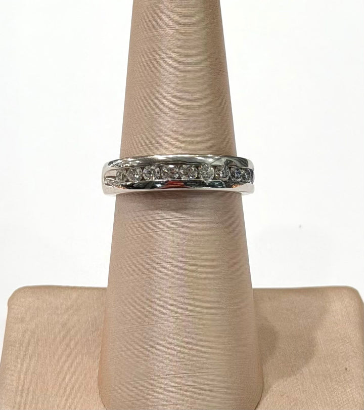 14K WHITE GOLD DIAMOND BAND RING
