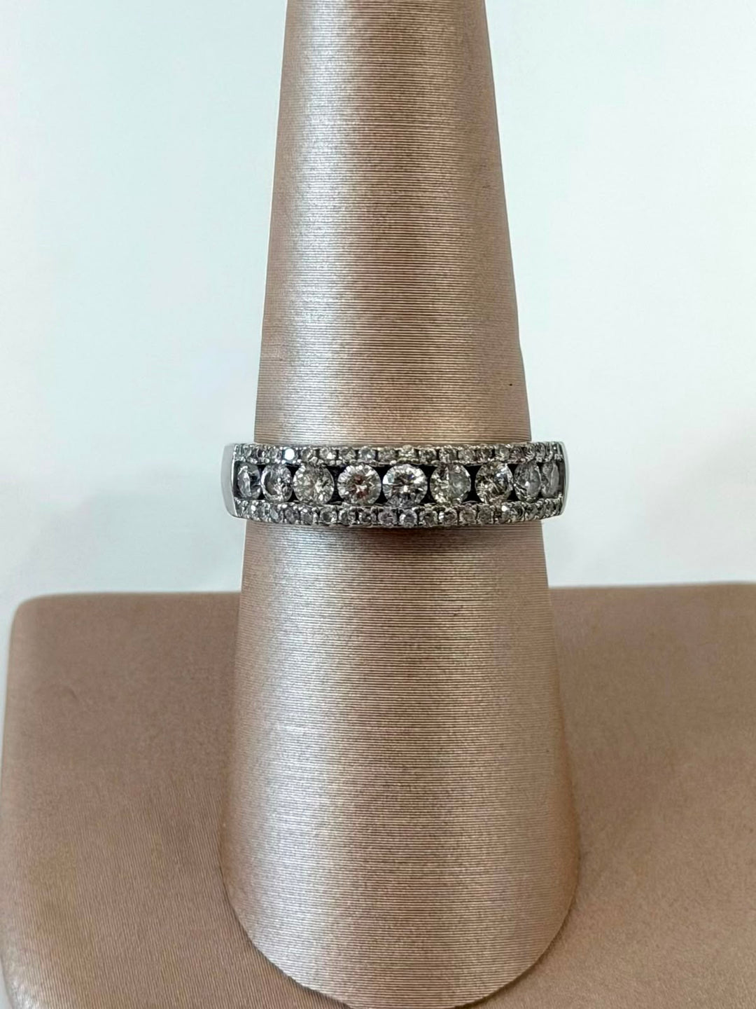14K WHITE GOLD DIAMOND BAND RING