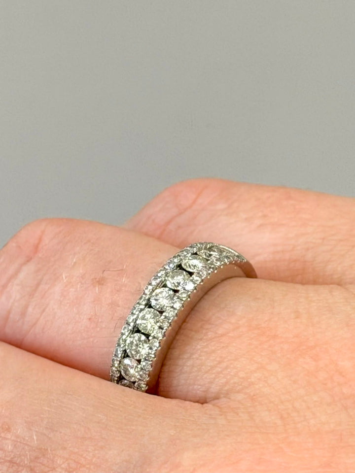 14K WHITE GOLD DIAMOND BAND RING