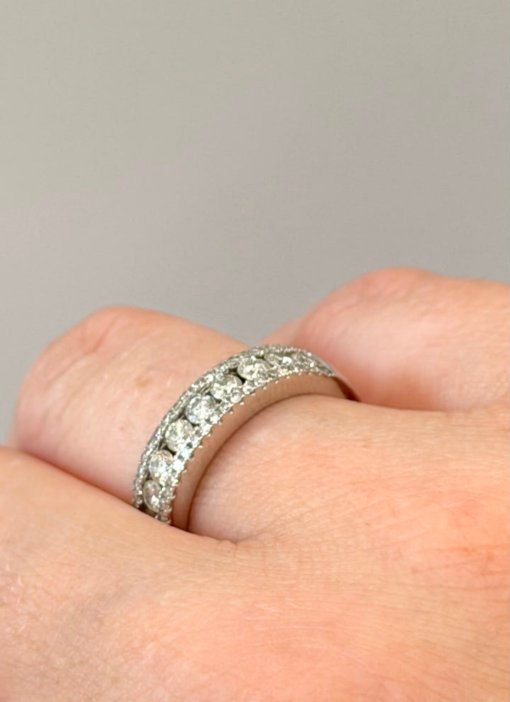 14K WHITE GOLD DIAMOND BAND RING