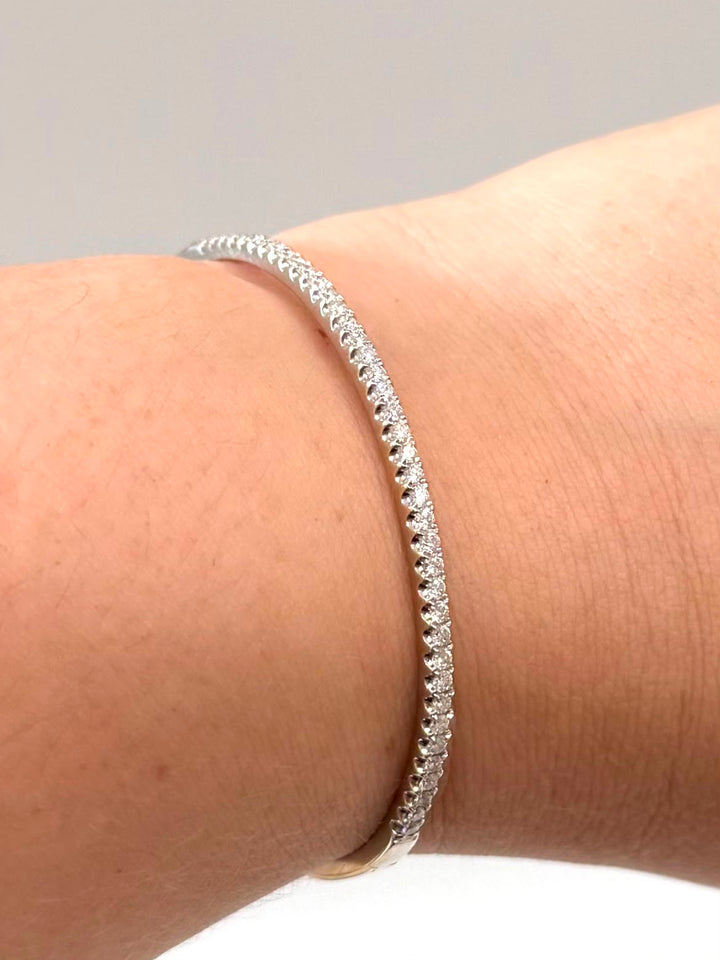 14K WHITE GOLD DIAMOND BANGLE BRACELET