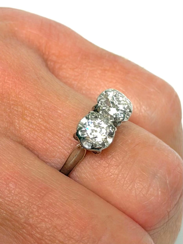 14K WHITE GOLD DIAMOND RING
