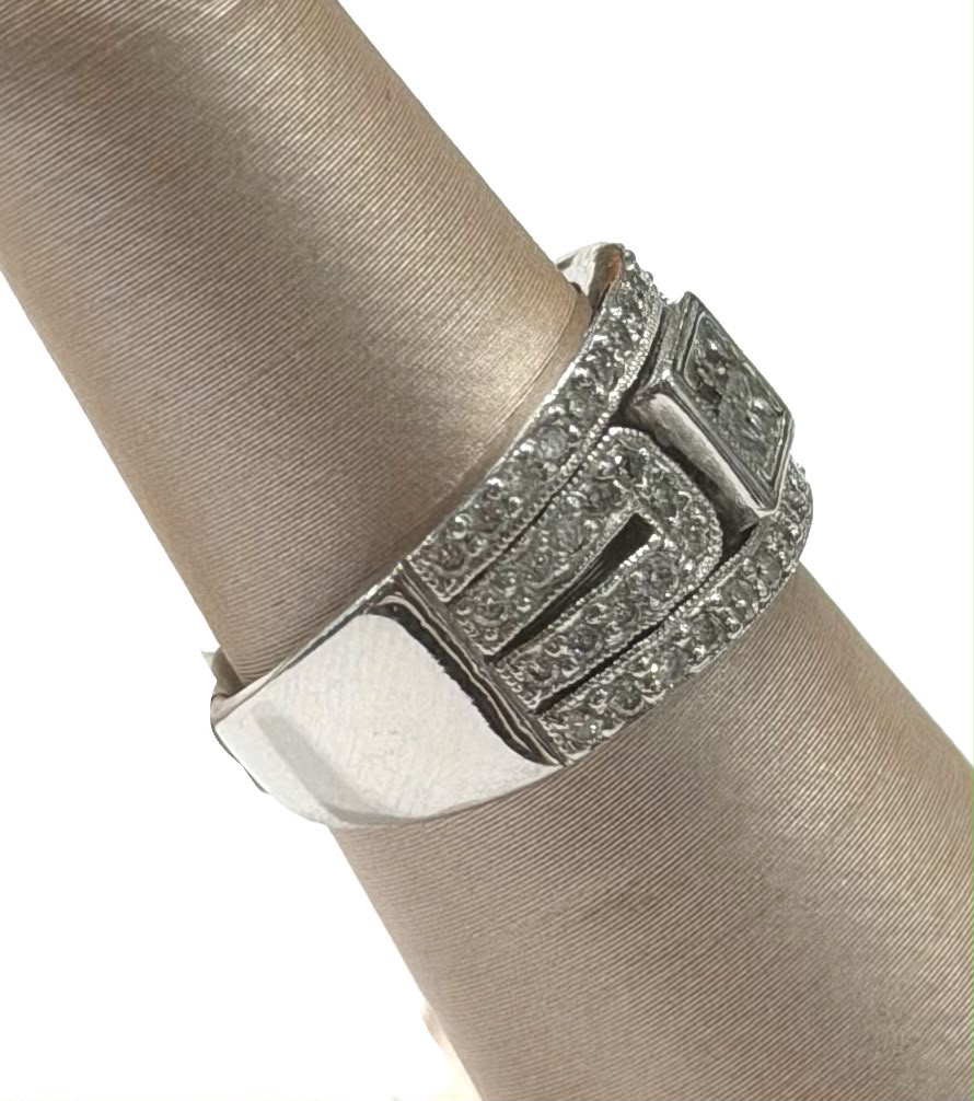 14K  WHITE GOLD DIAMOND RING