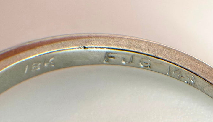 14K WHITE GOLD DIAMOND RING