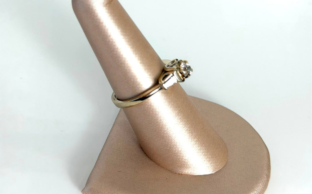 14K WHITE GOLD DIAMOND SOLITAIRE RING