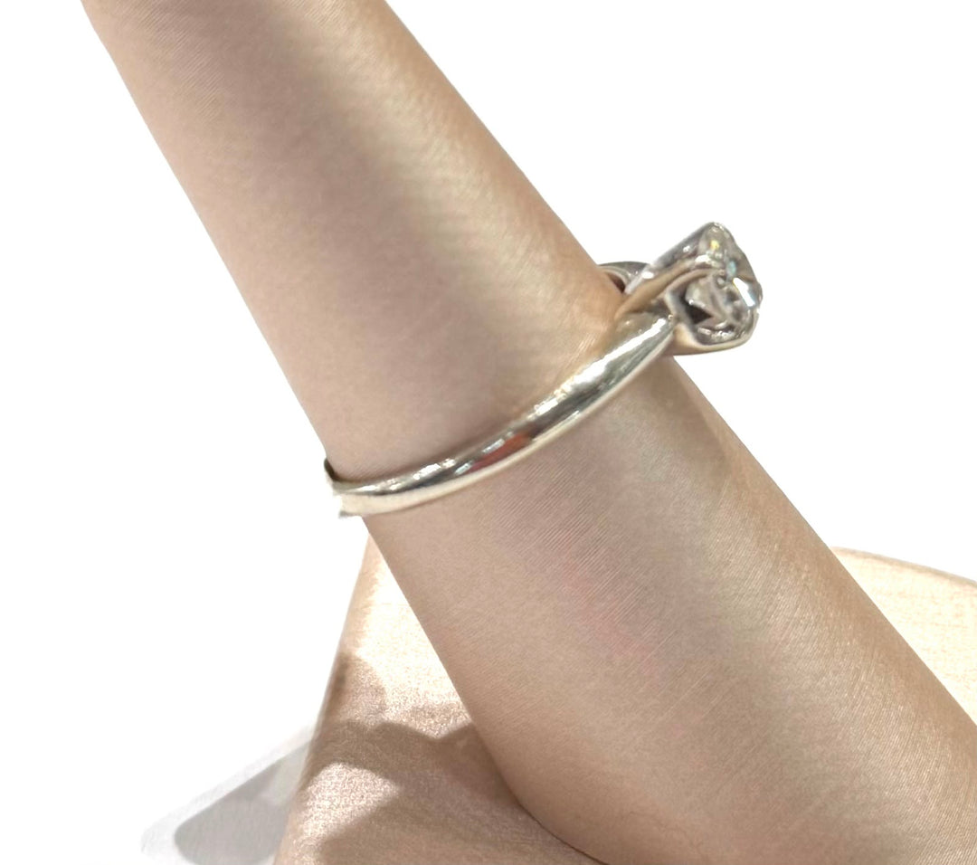 14K WHITE GOLD DIAMOND SOLITAIRE RING