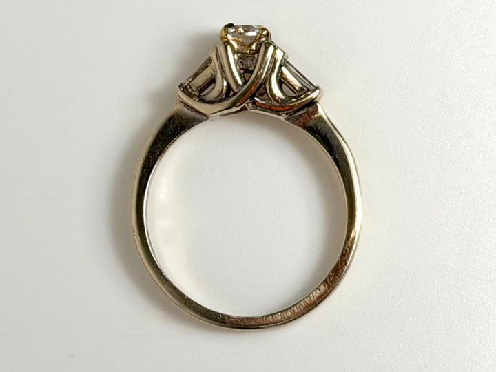 14K WHITE GOLD DIAMOND SOLITAIRE RING
