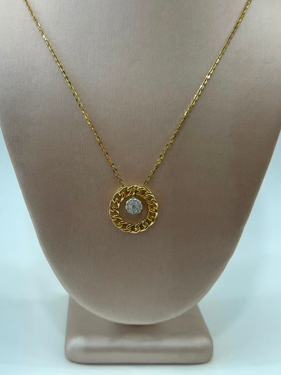 14K YELLOW GOLD DIAMOND CIRCLE PENDANT NECKLACE