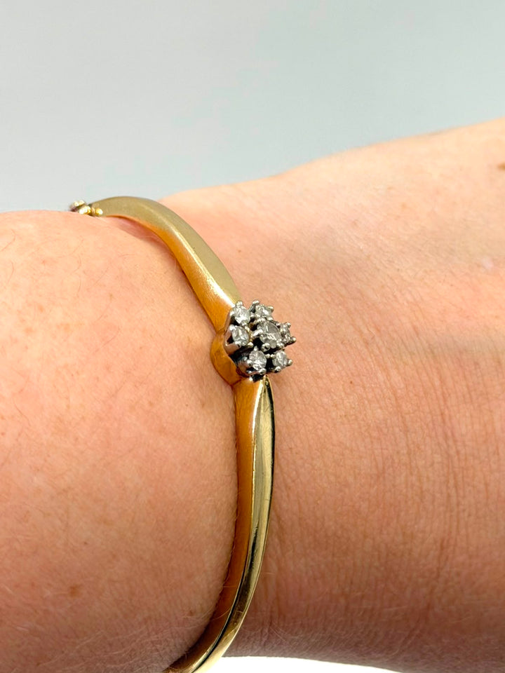 14K YELLOW GOLD DIAMOND CLUSTER BANGLE BRACELET