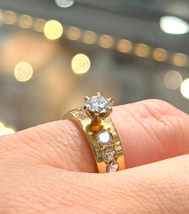 14K YELLOW GOLD DIAMOND RING