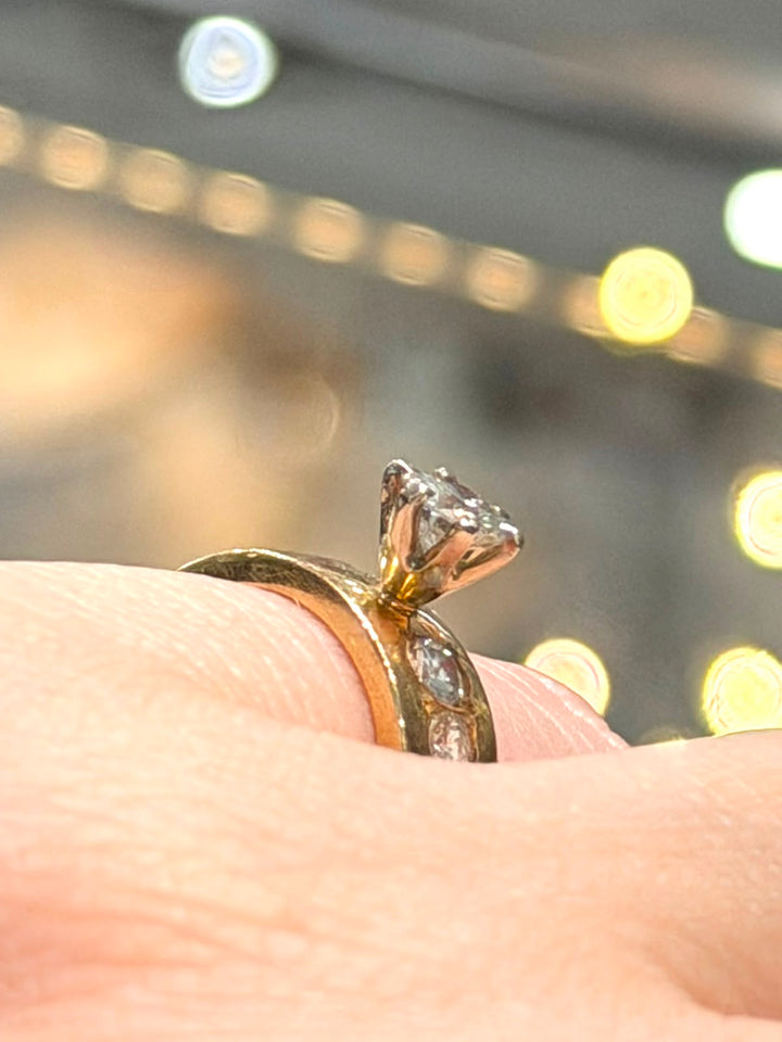 14K YELLOW GOLD DIAMOND RING