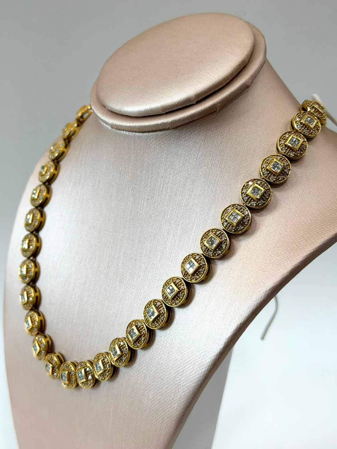 14K YELLOW GOLD DIAMOND STATION NECKLACE