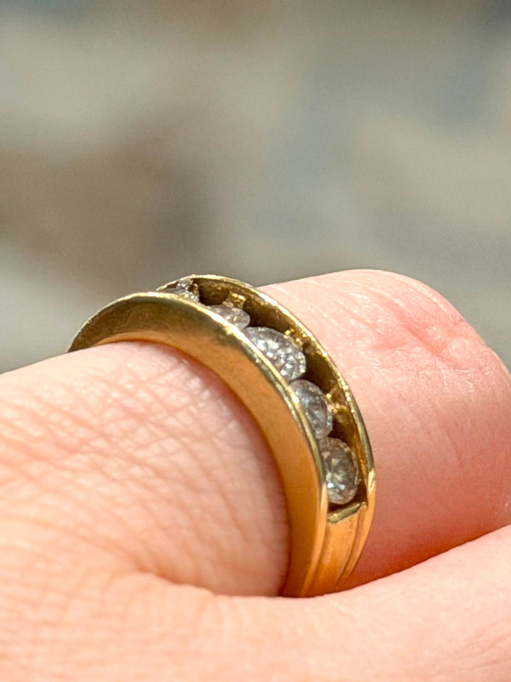 14K YELLOW GOLD DIAMONG BAND RING