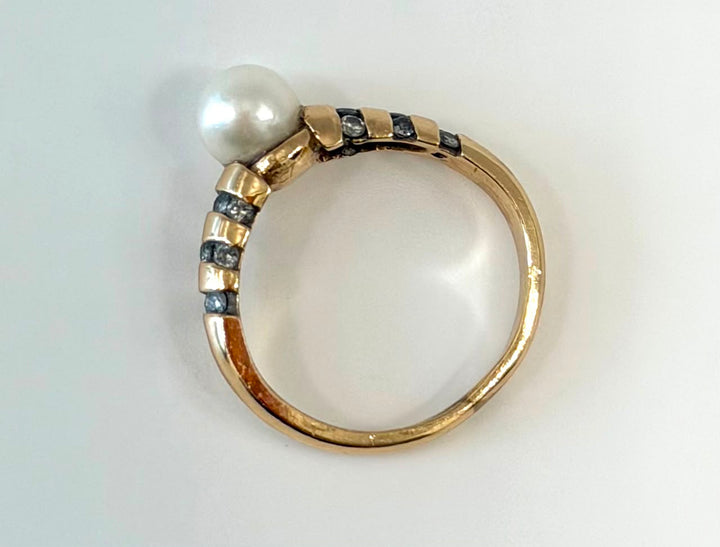 14K YELLOW GOLD PEARL &amp; DIAMOND RING