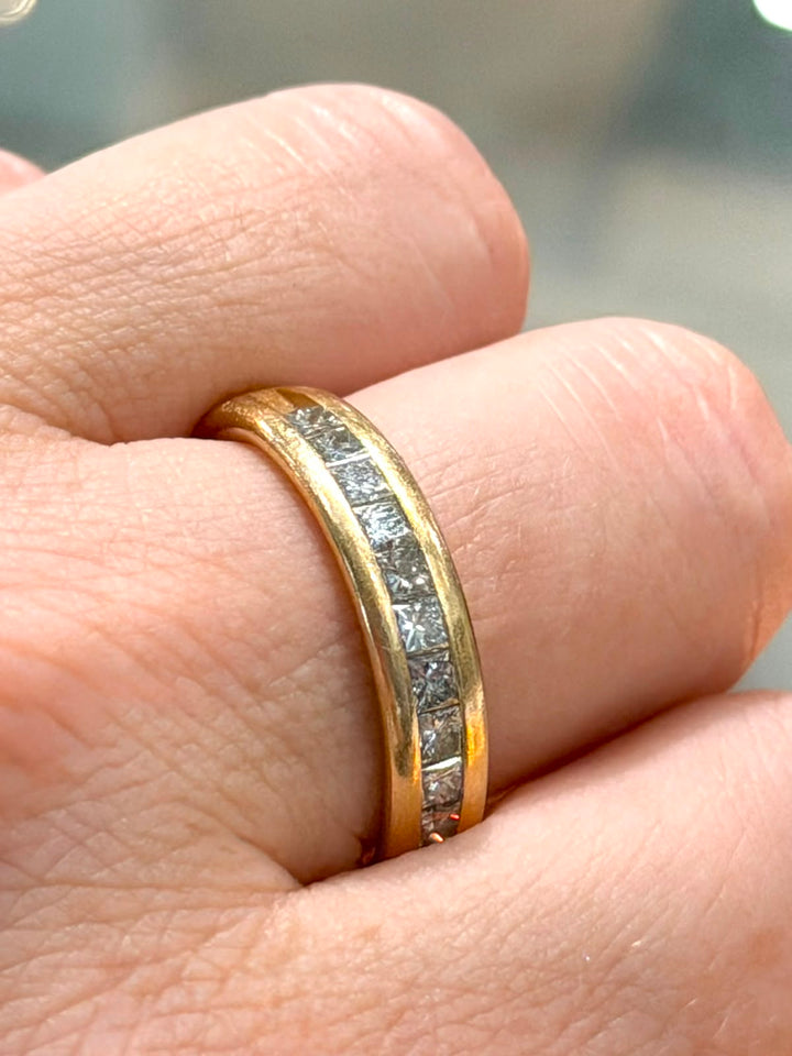 14K YELLOW GOLD PRINCESS CUT DIAMOND BAND RING