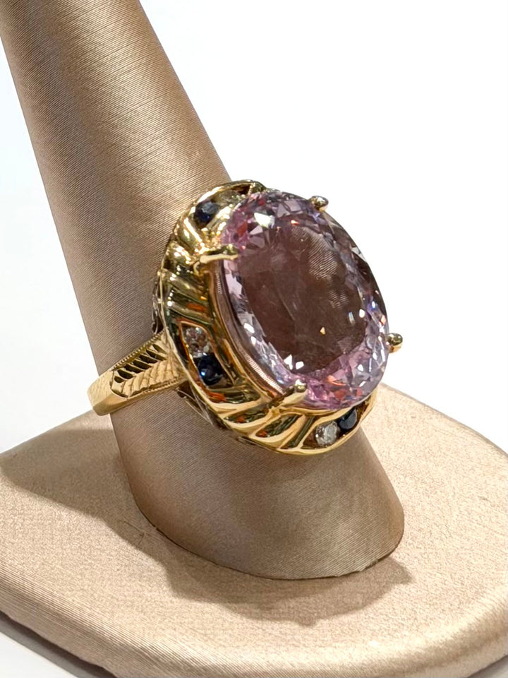 14K YELLOW GOLD VINTAGE PINK GEMSTONE RING