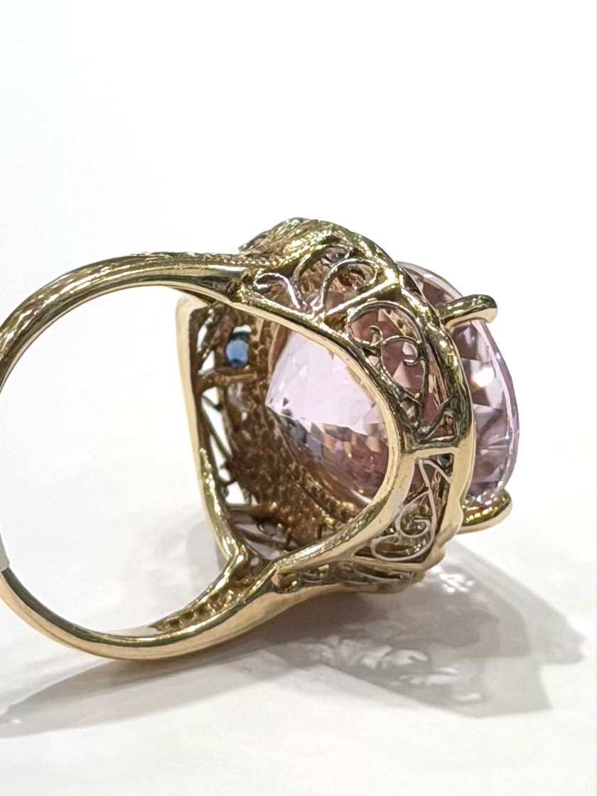 14K YELLOW GOLD VINTAGE PINK GEMSTONE RING