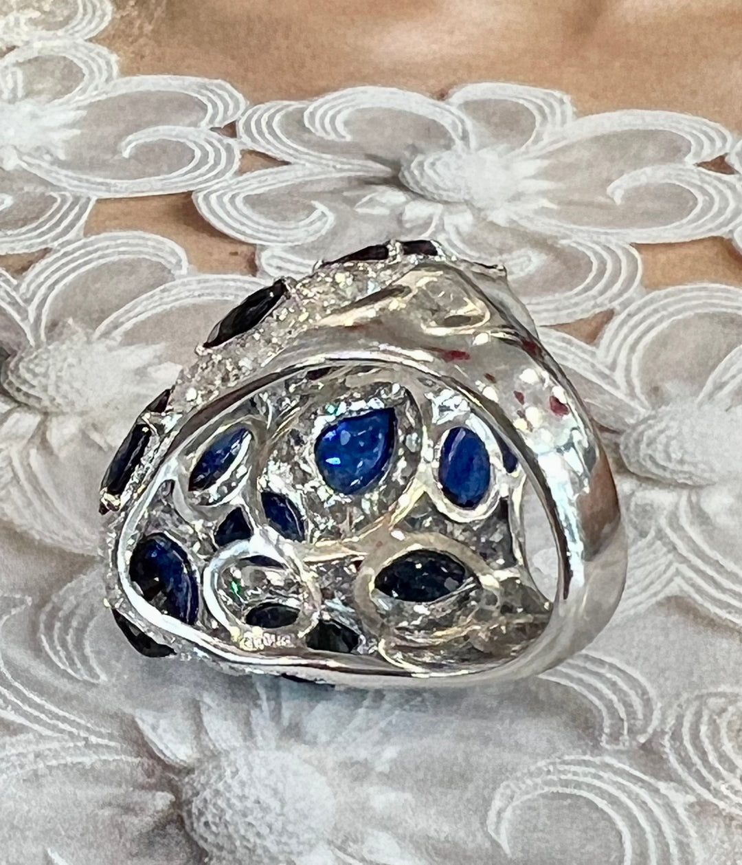 18K WHITE GOLD SAPPHIRE &amp; DIAMONDS STATEMENT RING