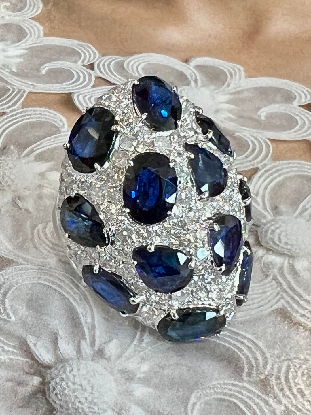 18K WHITE GOLD SAPPHIRE &amp; DIAMONDS STATEMENT RING
