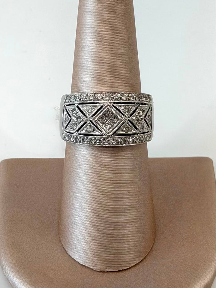 18K WHITE GOLD DIAMOND GEOMETRIC WIDE BAND RING