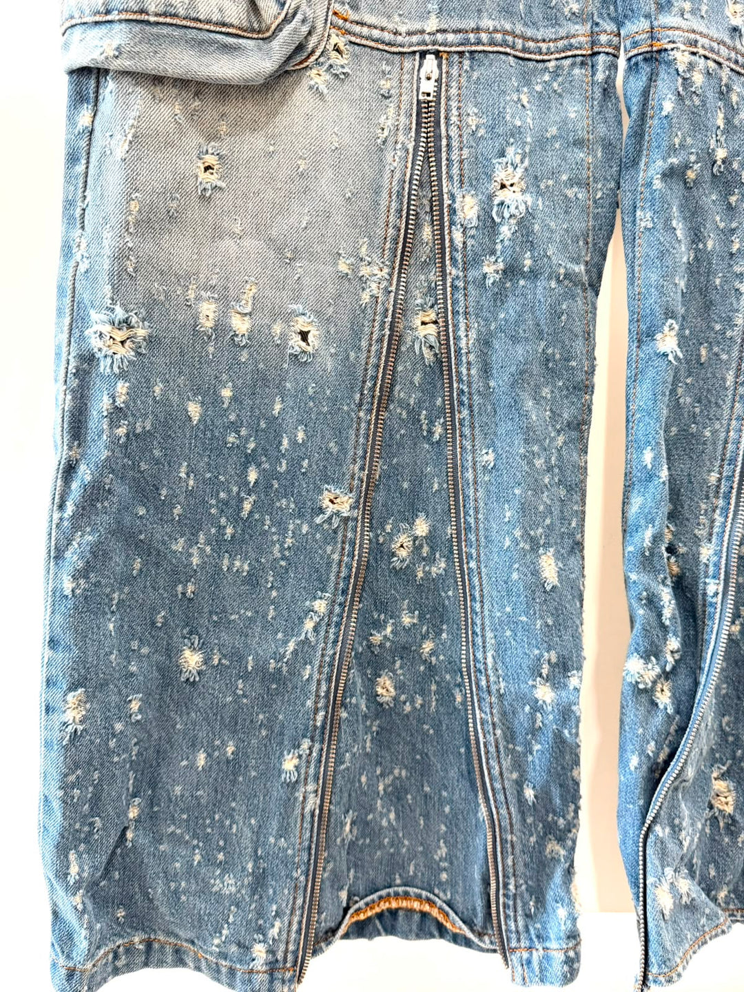 ACNE STUDIOS DISTRESSED BOYFRIEND CARGO JEANS
