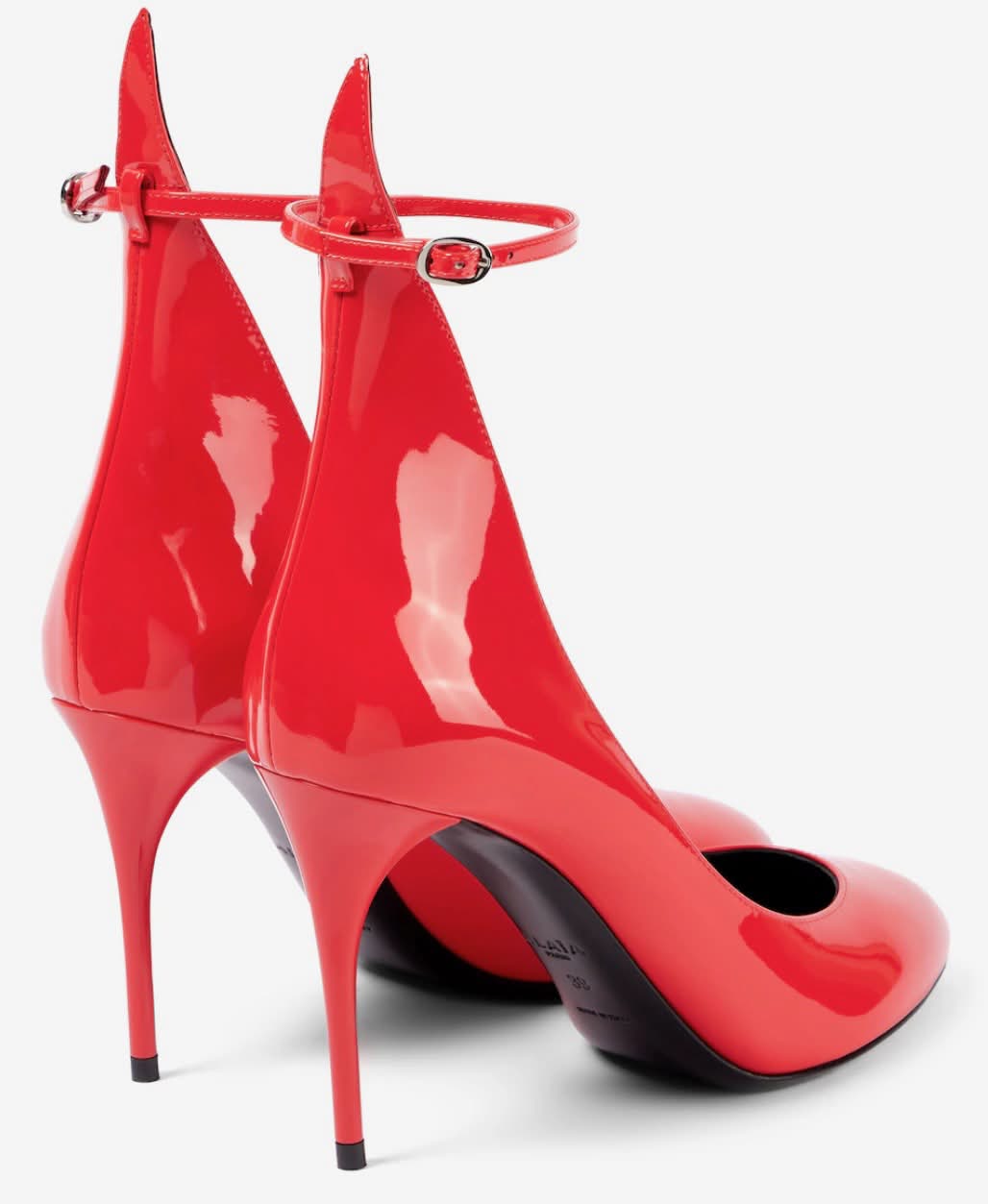 ALAÏA DÉCOLLETÉ 90 PATENT LEATHER ANKLE STRAP PUMPS – RED