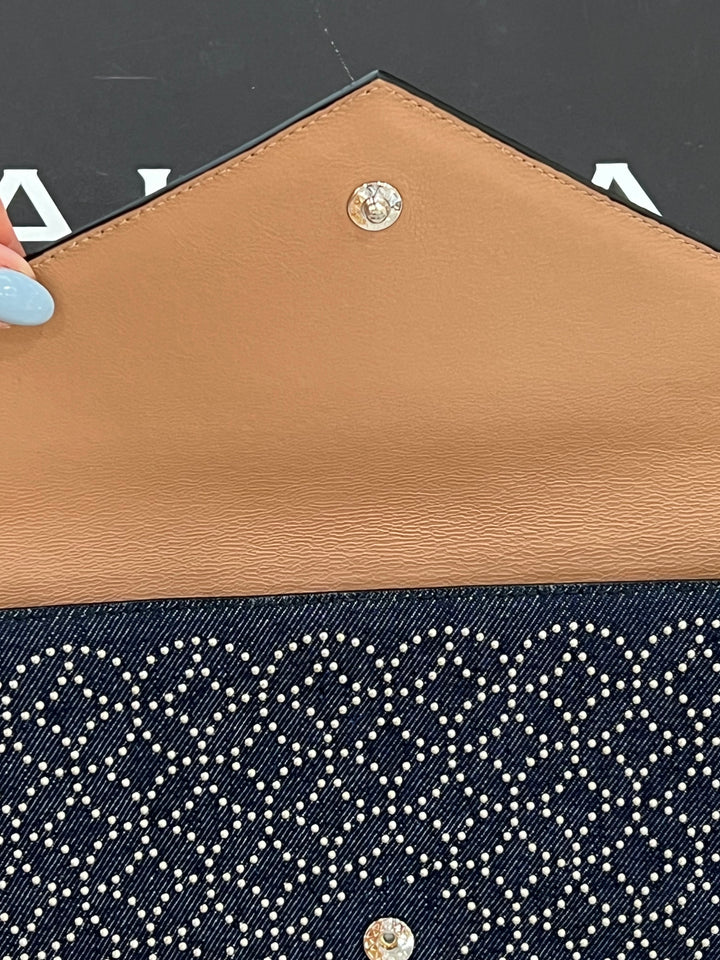 ALAÏA OUM ARABESQUE STUDDED ENVELOPE CLUTCH BAG