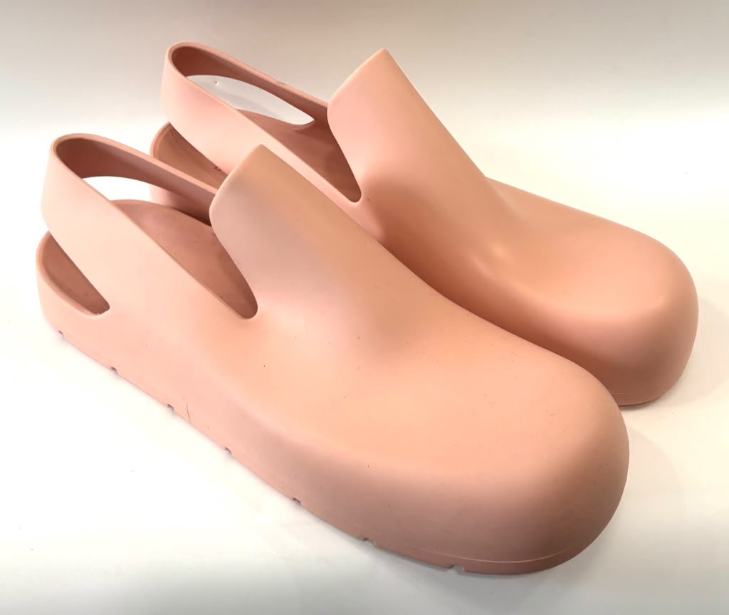 BOTTEGA VENETA PUDDLE SLINGBACK RUBBER SANDALS