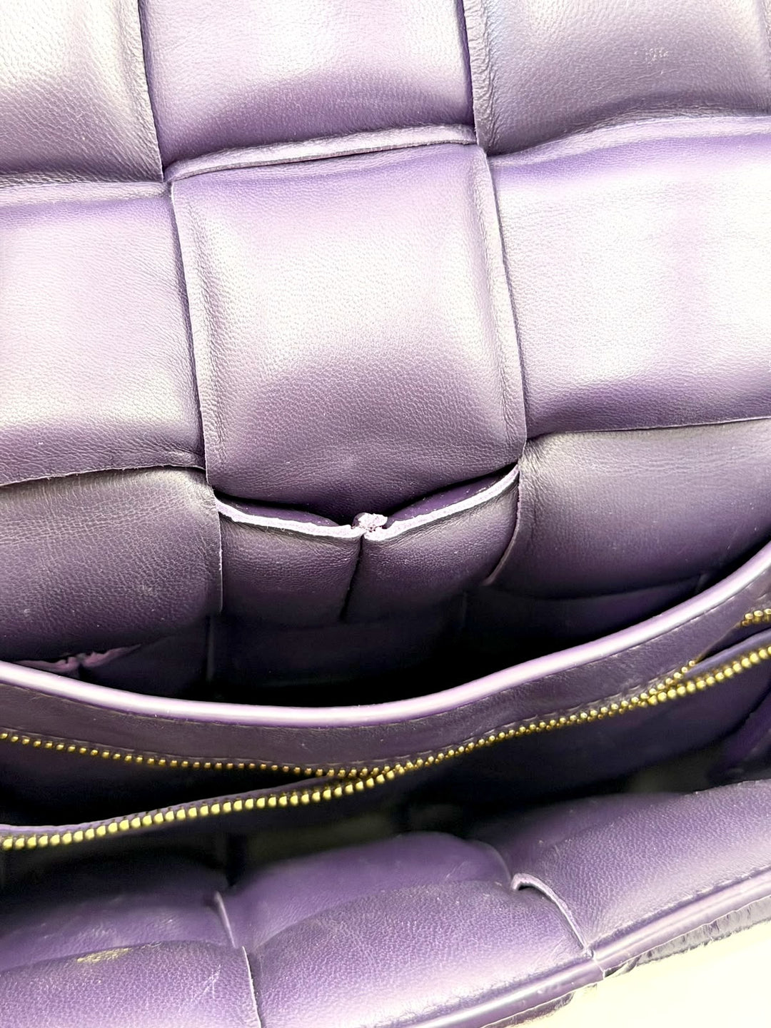 BOTTEGA VENETA TEXTURED DEERSKIN MAXI INTRECCIATO PADDED CASSETE BAG