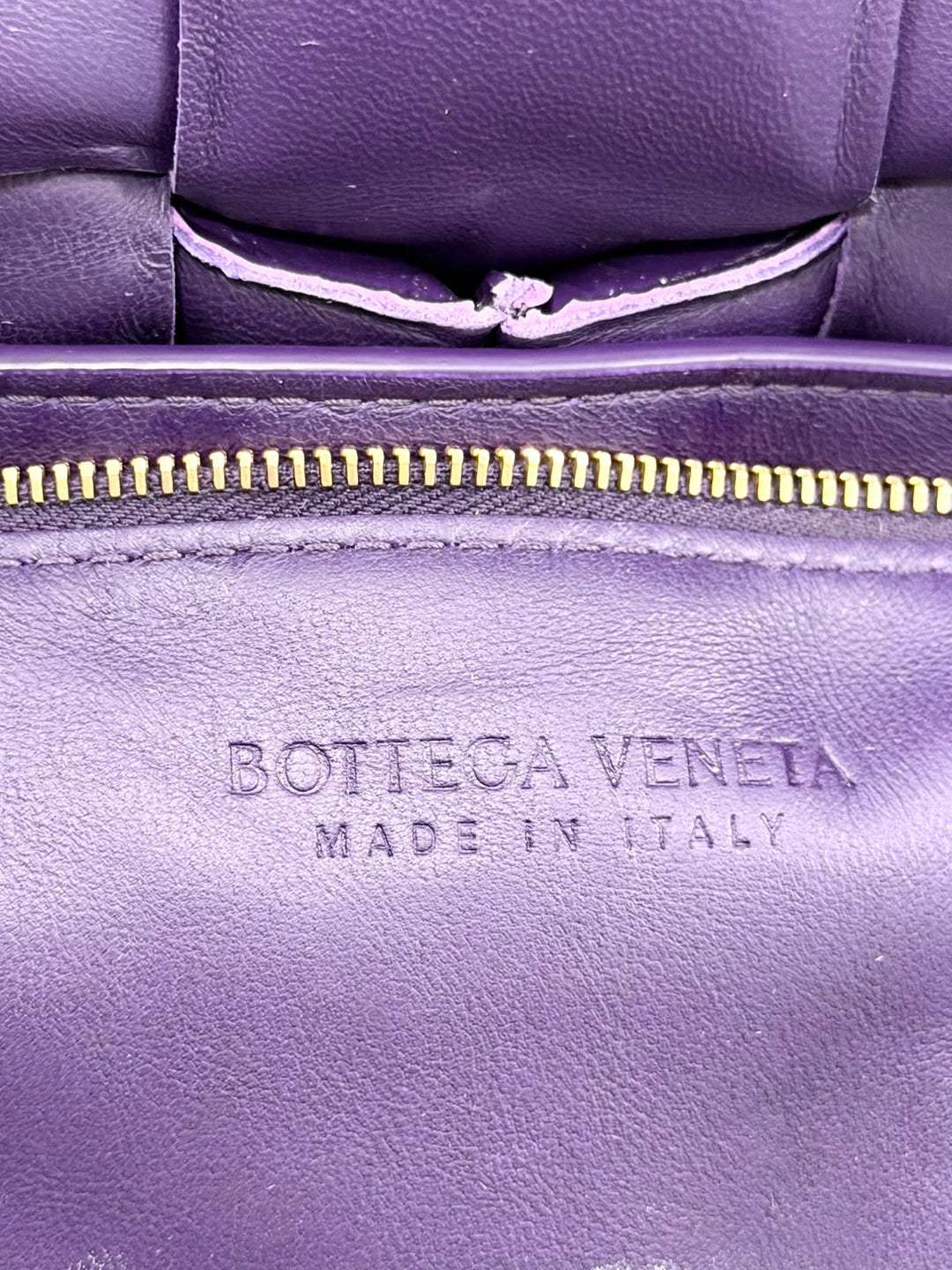BOTTEGA VENETA TEXTURED DEERSKIN MAXI INTRECCIATO PADDED CASSETE BAG