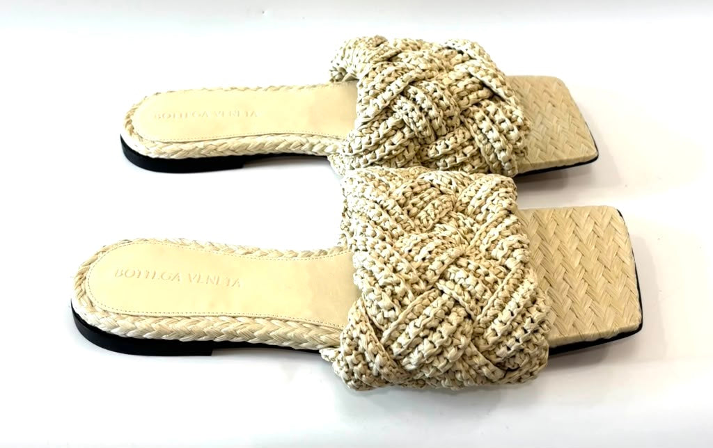 BOTTEGA VENETA RAFFIA LIDO FLAT MULES