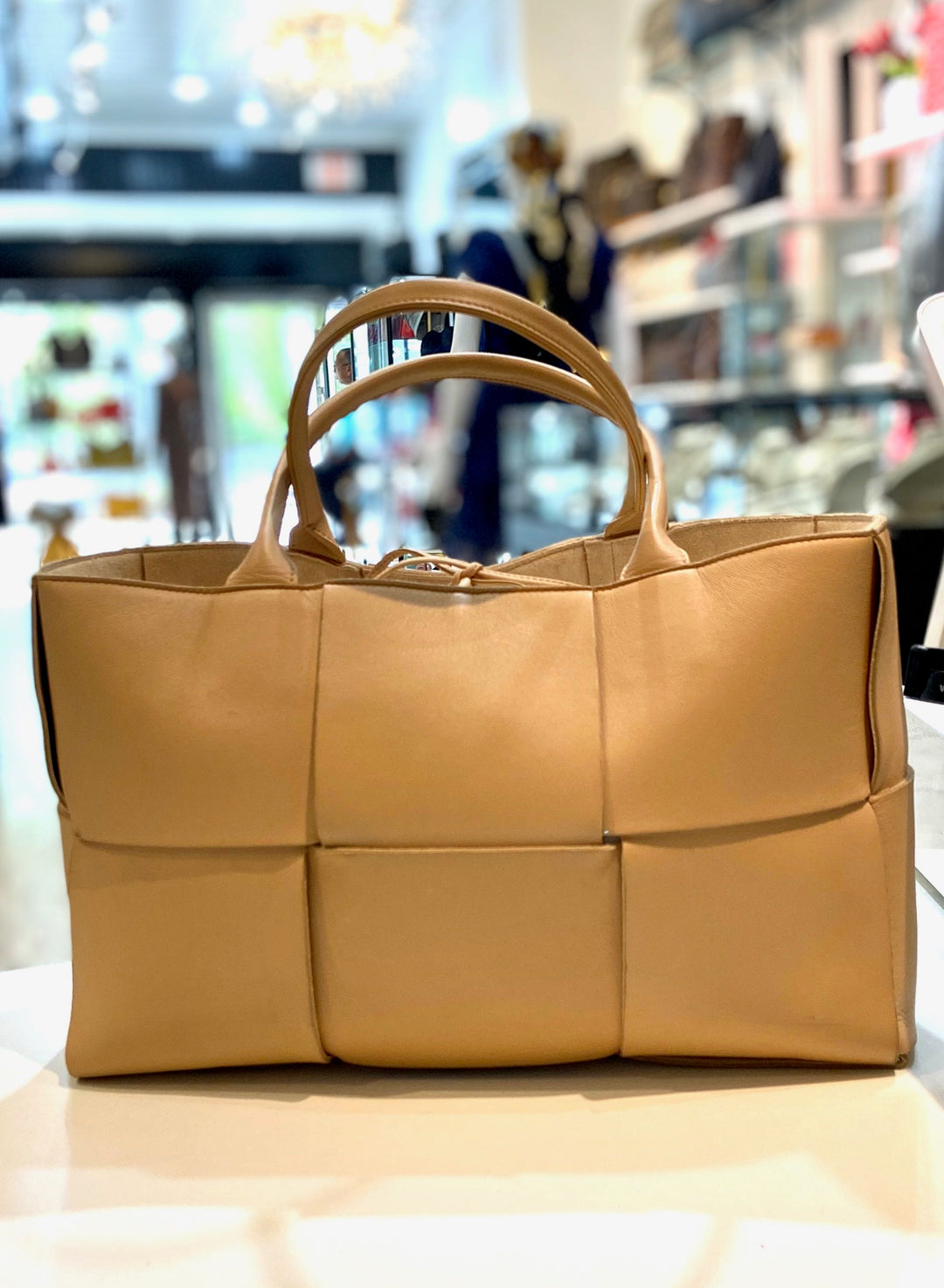 BOTTEGA VENETA MEDIUM ACRO TOTE BAG