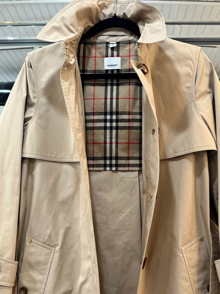 BURBERRY TRENCH COAT