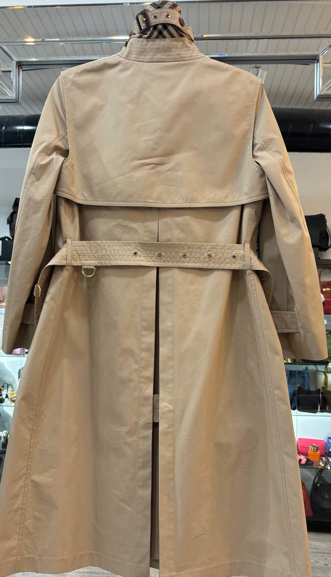 BURBERRY TRENCH COAT