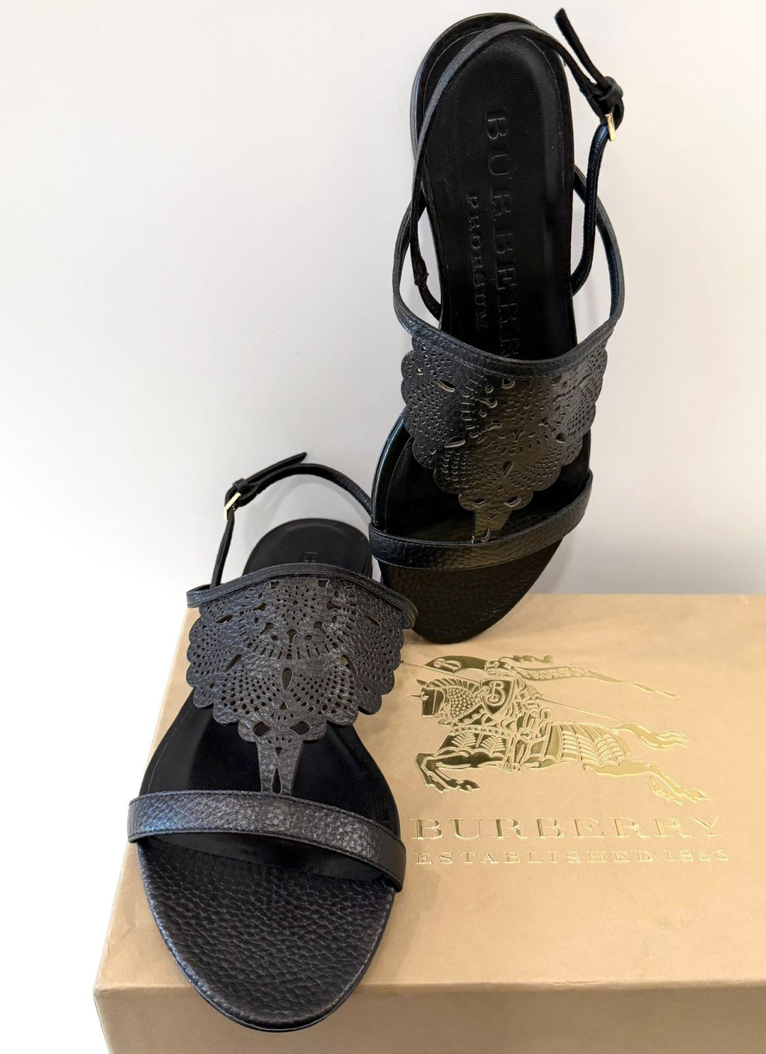 BURBERRY PRORSUM BLACK LEATHER SANDALS