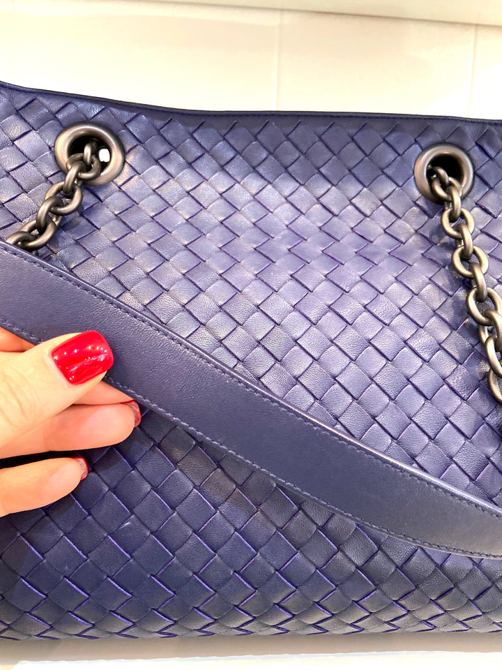 BOTTEGA VENETA INTRECCIATO LEATHER DOUBLE CHAIN TOTE ATLANTIC